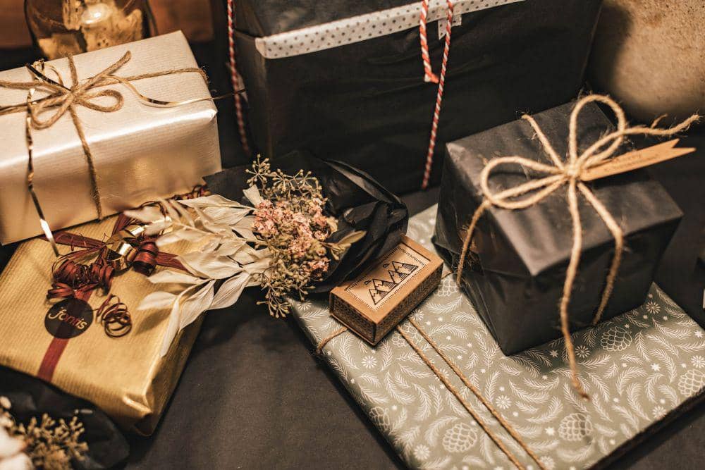 7 Rekomendasi Souvenir Pernikahan Mewah, Elegan dan Berkesan 