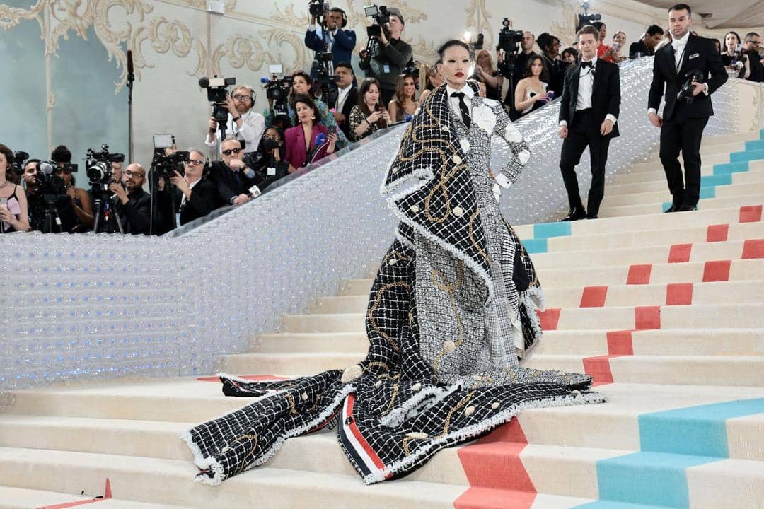 twitter.com/thesoftestaura