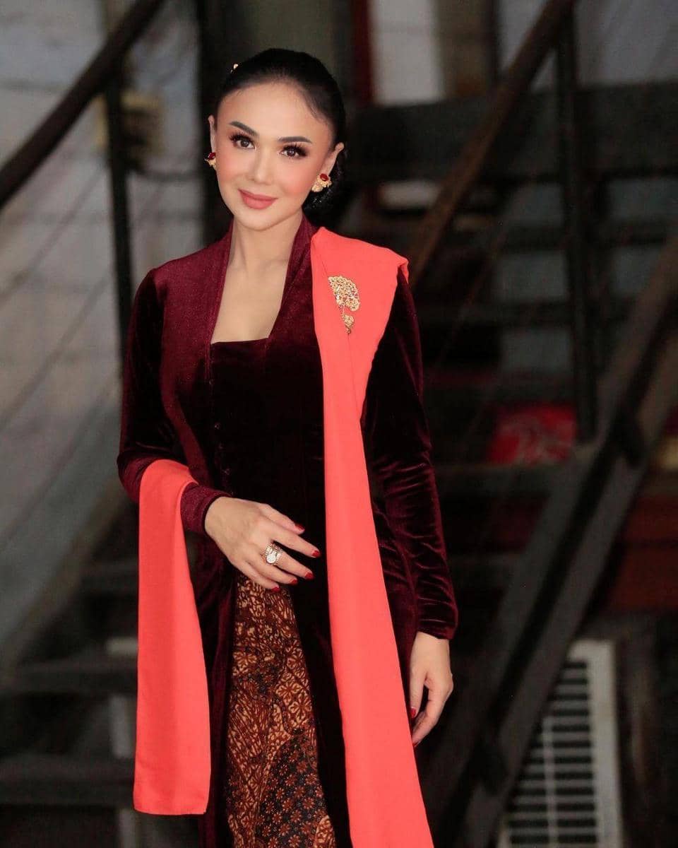 instagram.com/yunishara36