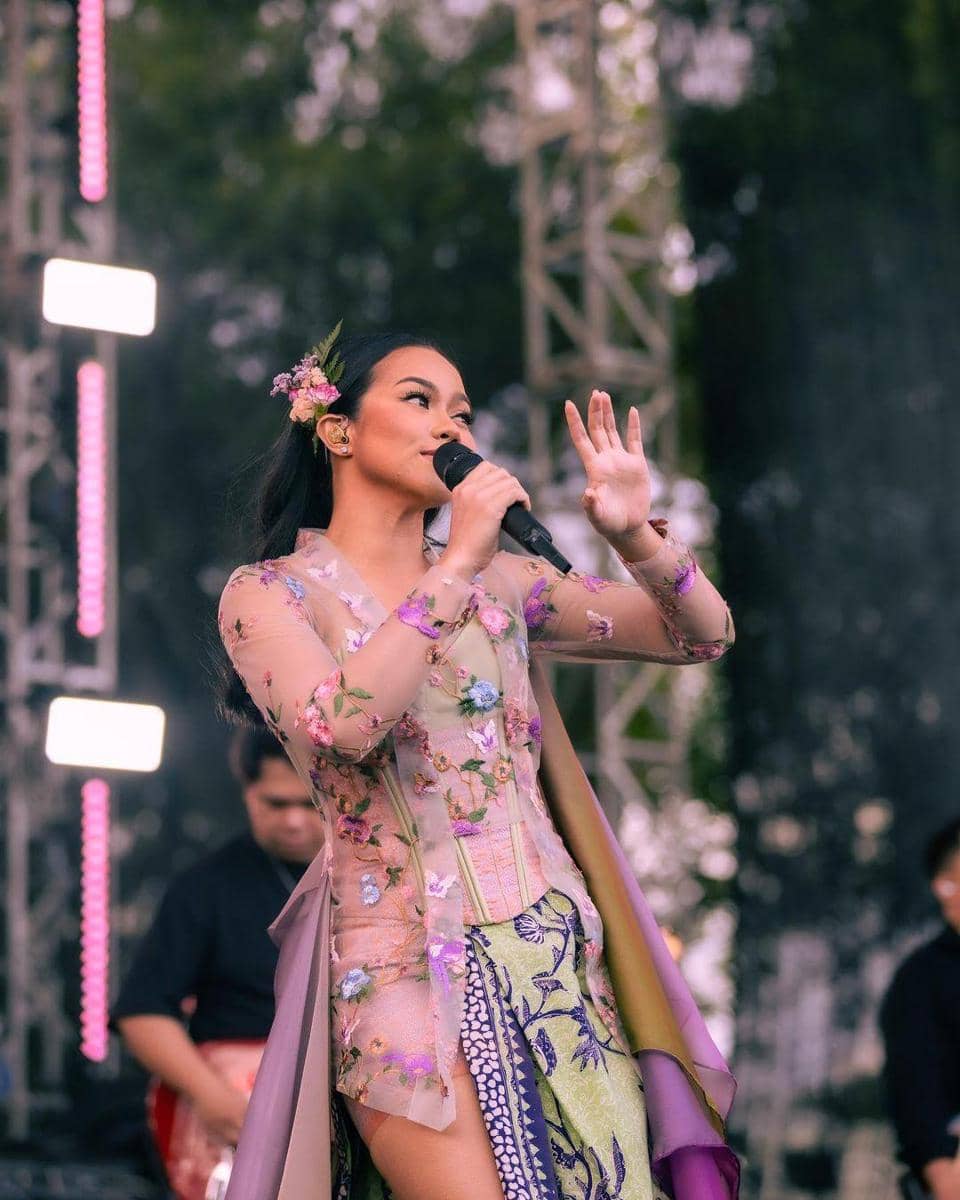 instagram.com/yurayunita