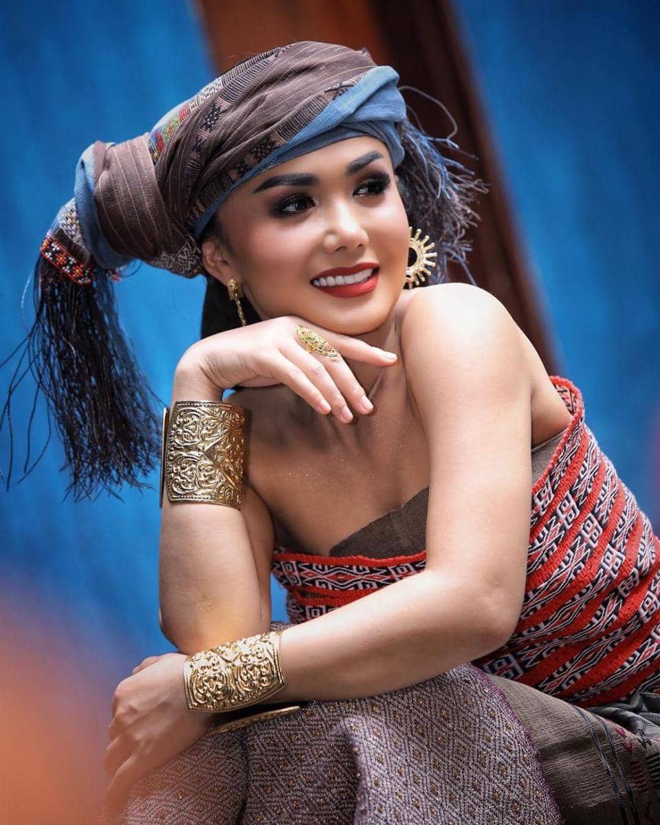 instagram.com/yunishara36