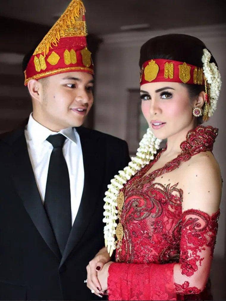 instagram.com/therealmomogeisha