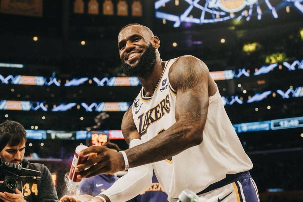 instagram.com/kingjames