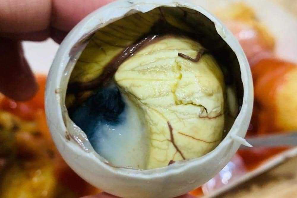 Instagram.com / chefairaa