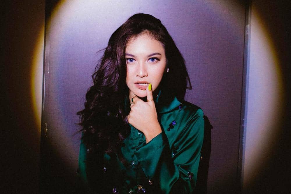 instagram.com/mahaliniraharja