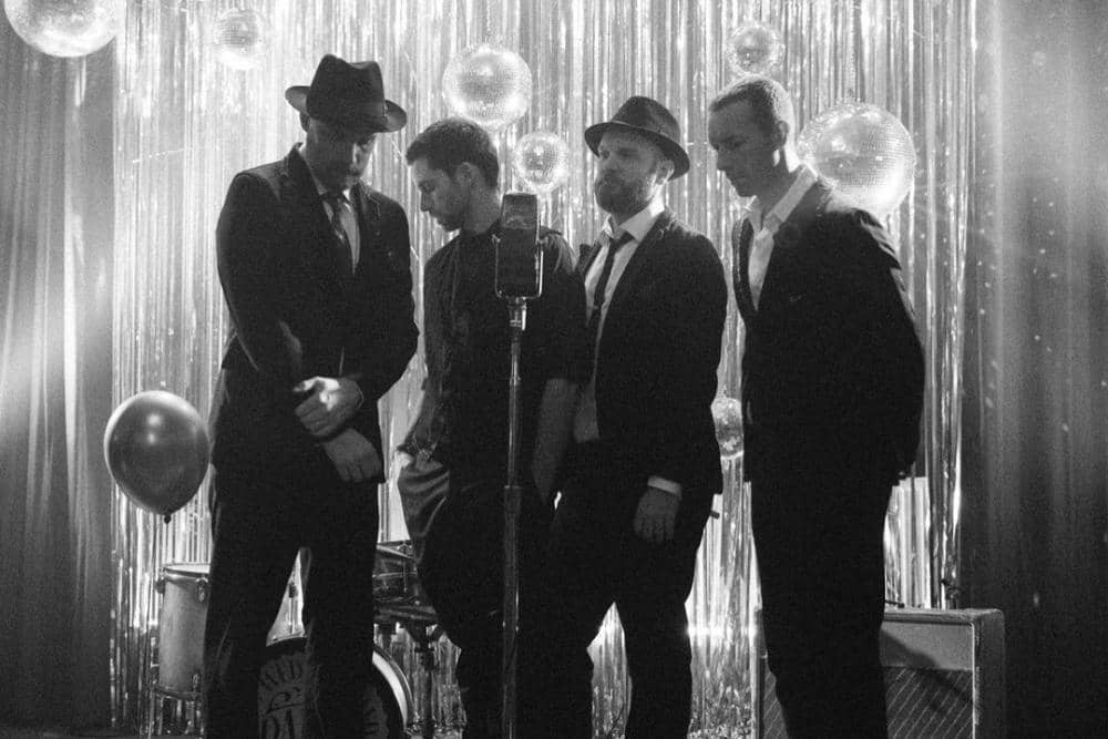 instagram.com/coldplay