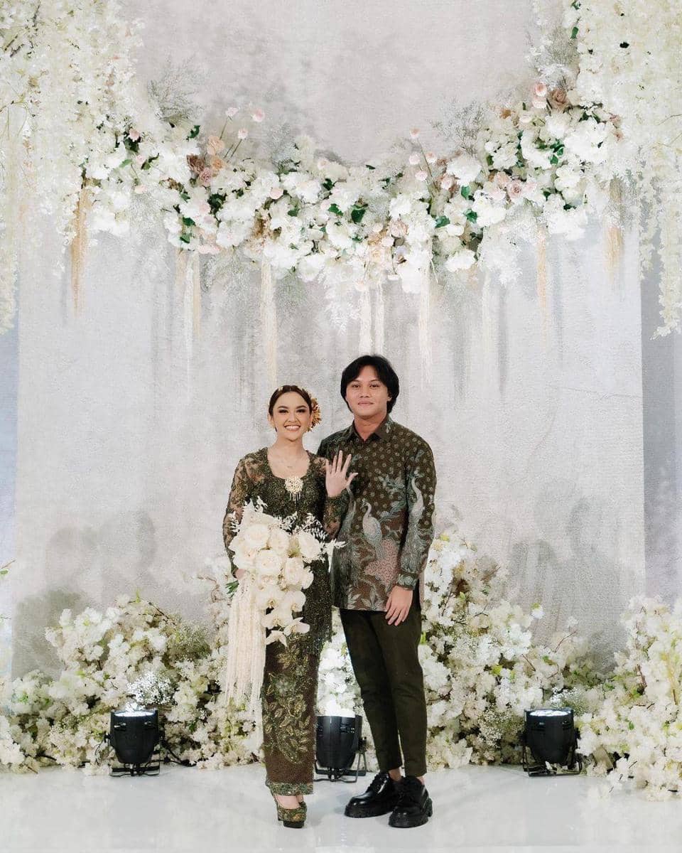 instagram.com/thebridestory