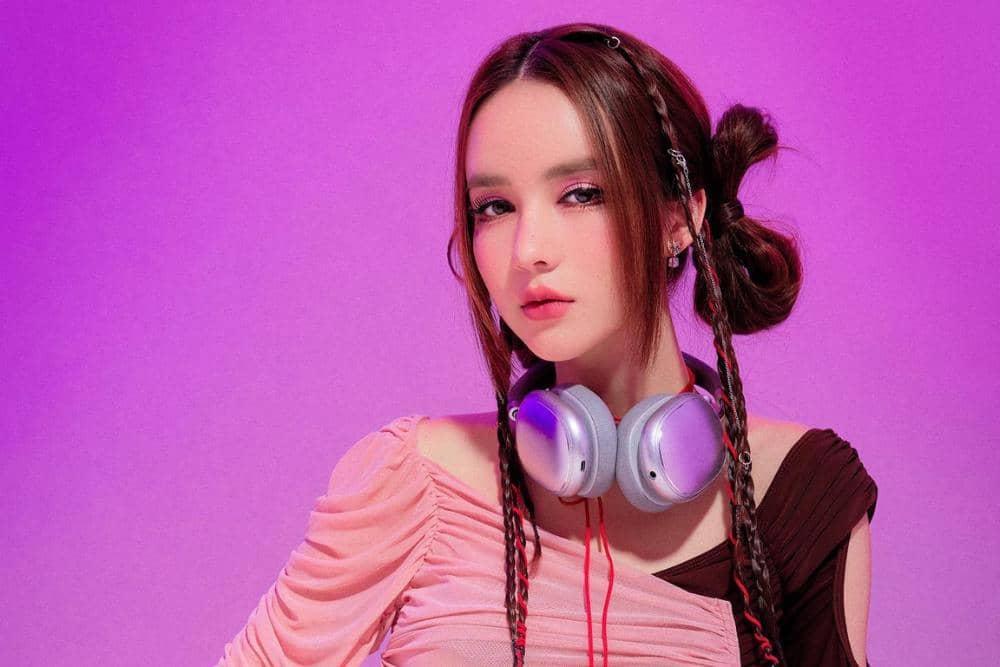 instagram.com/yoshirinrada