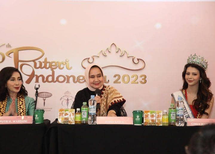 Instagram.com / officialputeriindonesia