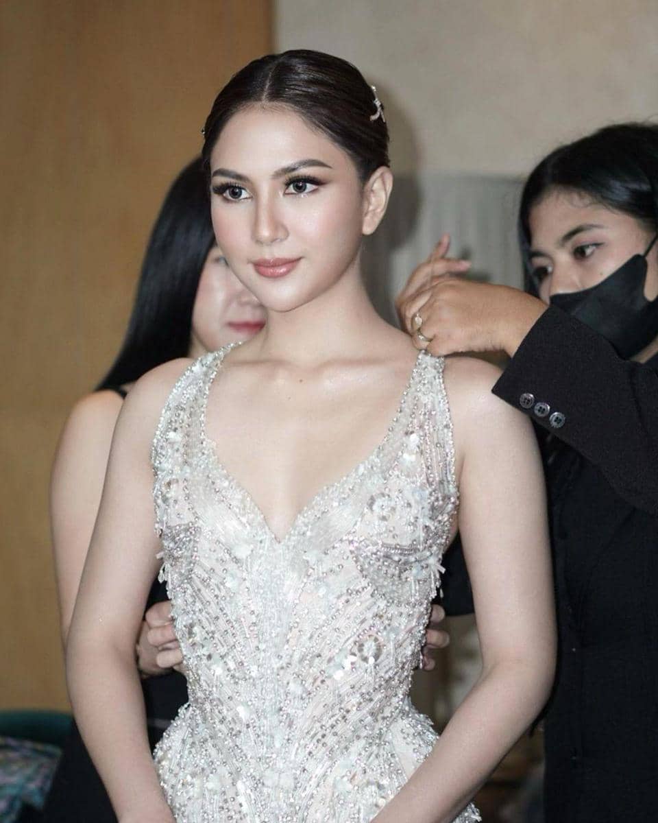 instagram.com/evalovira