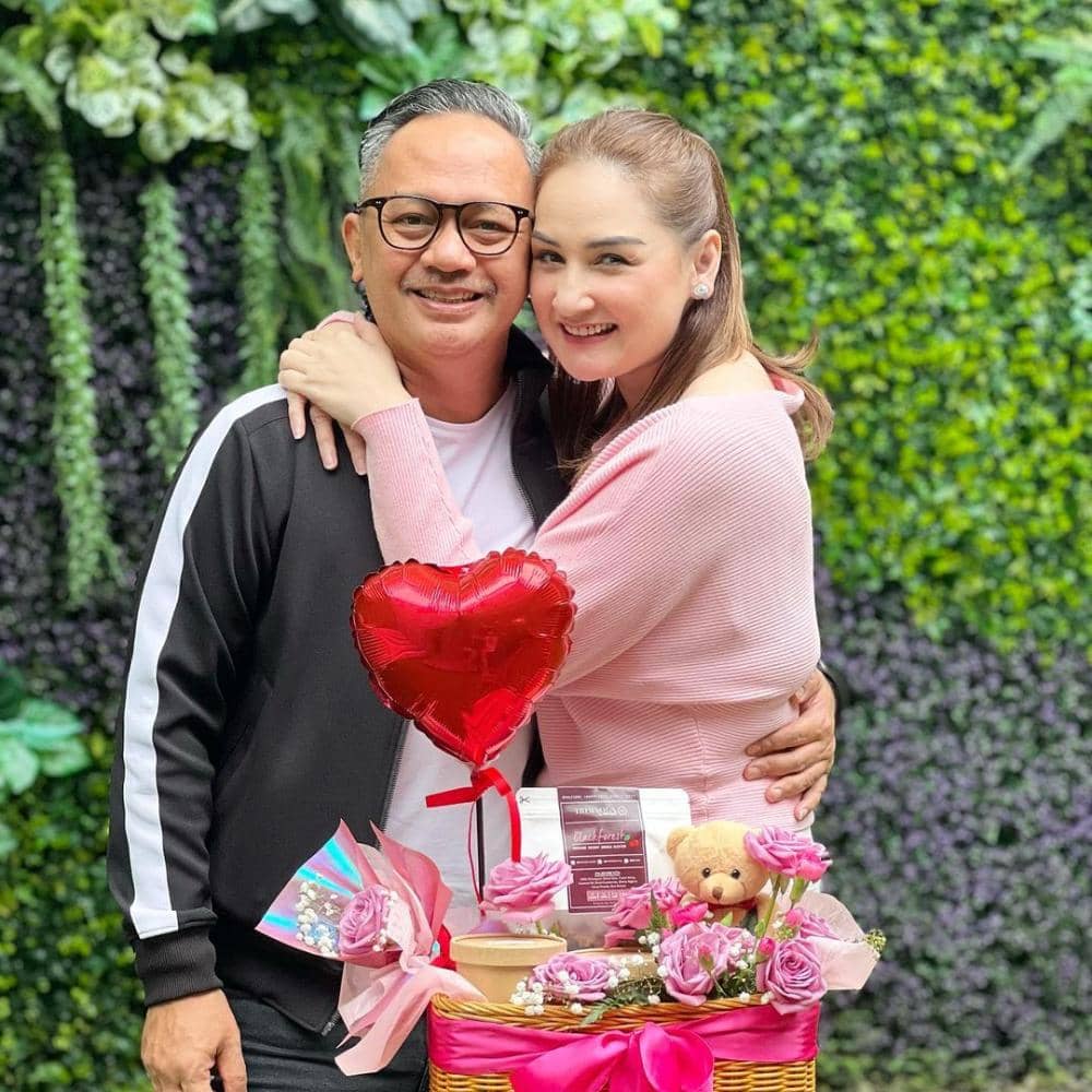 instagram.com/monaratuliu