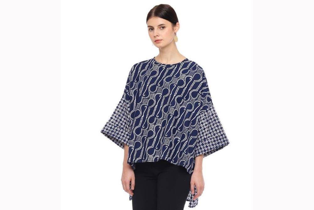 10 Model Baju Batik Elegan dan Mewah, Tampil Lebih Memukau!