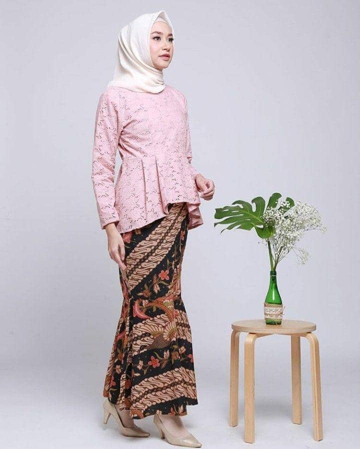 8 Model Rok Batik Terbaru untuk Pesta, Anggun dan Elegan! | Popbela.com