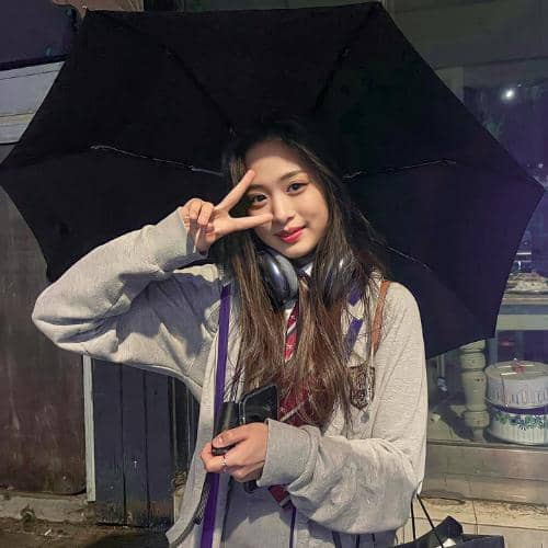 instagram.com/ahyeon_babymons7er