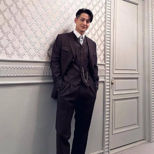 instagram.com/k.kbeom