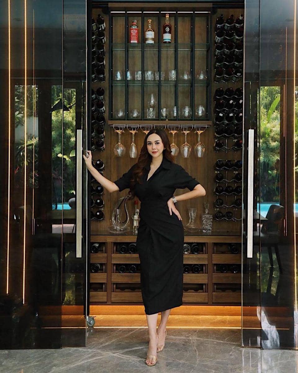 instagram.com/aurakasih