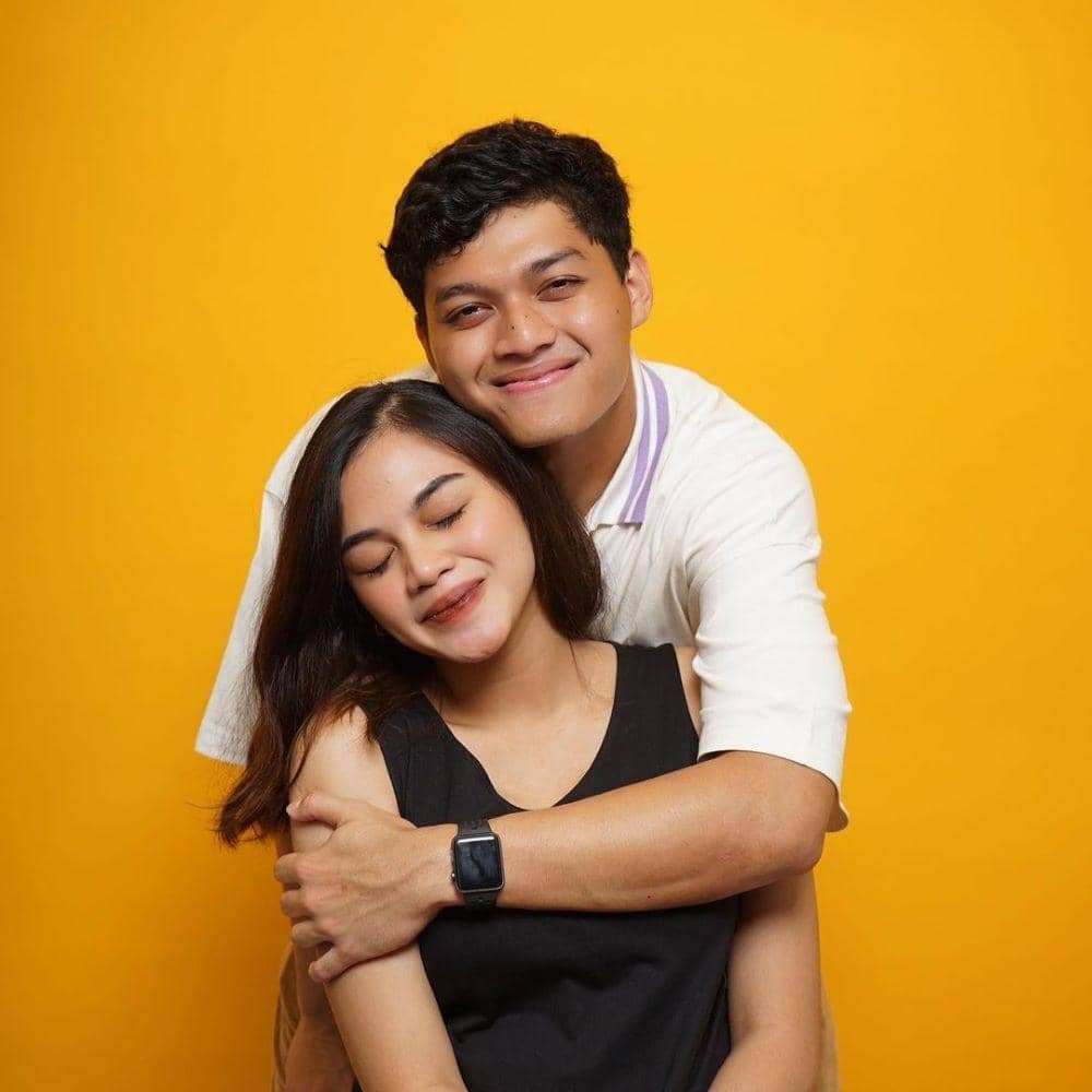 instagram.com/adelashr