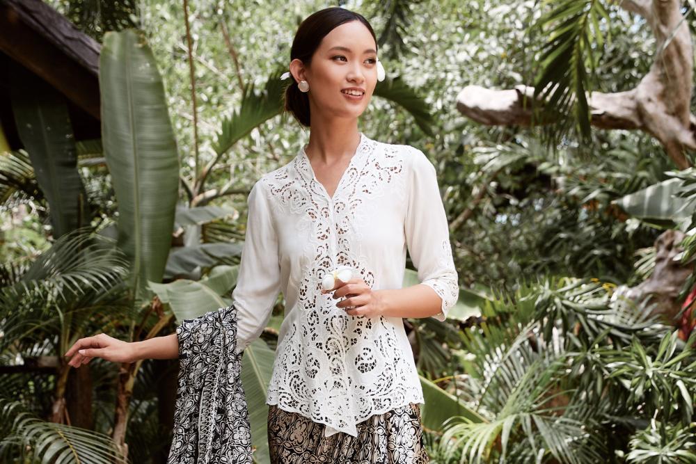 11 Style Jahit Pakaian Kebaya Terbaru, Elok lalu Modis!