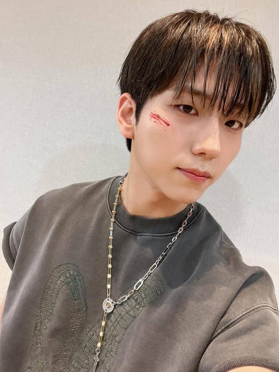 twitter.com/XH_official