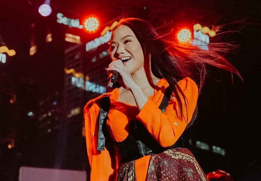 instagram.com/yurayunita