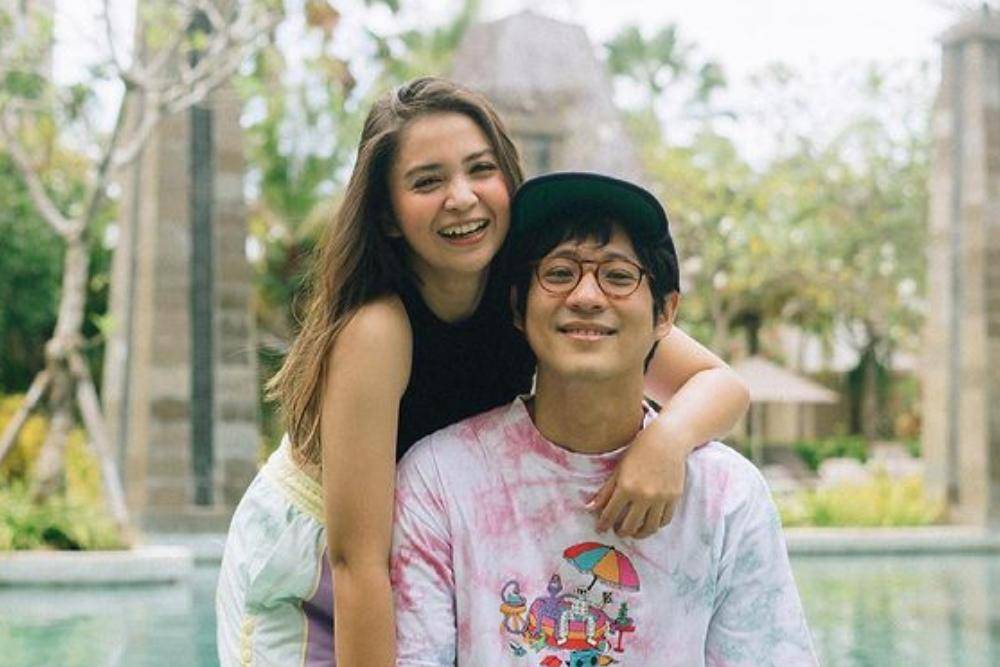 Vakum dari Keartisan, 9 Potret Bahagia Putri Titian dengan Keluarganya
