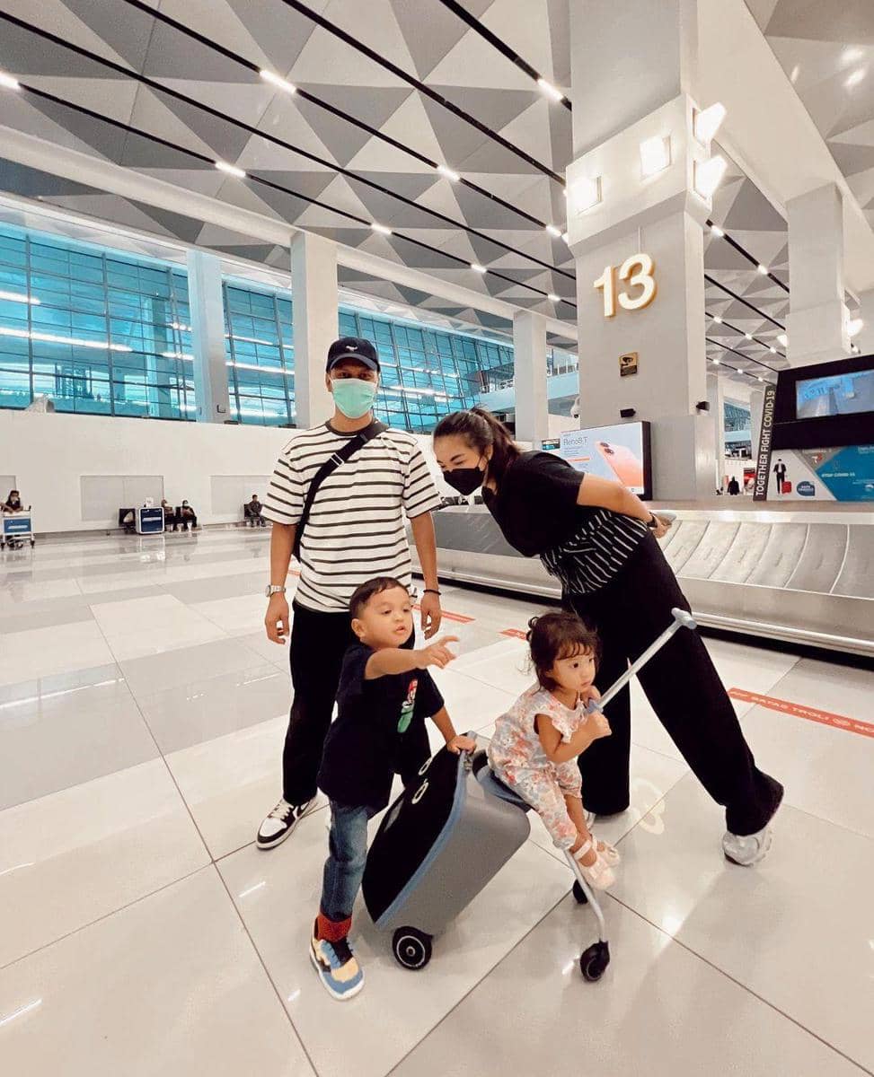 instagram.com/tiarapangestika