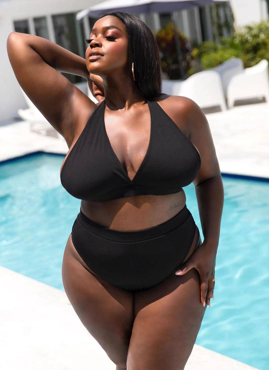 Chuqur tomoqqa qattiq porno Yubkalarda chokkalab otirgan