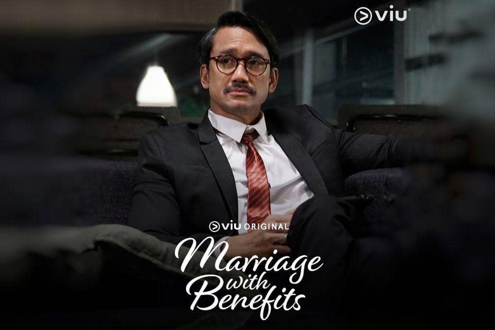 Tora Sudiro sebagai Adi Jamal di series Marriage with Benefits (dok. Viu/Marriage with Benefits)