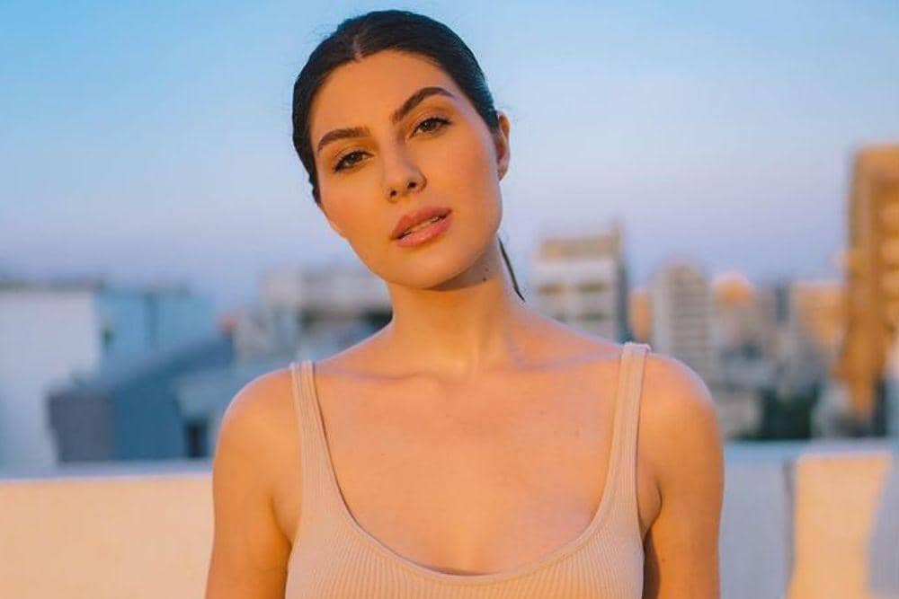 instagram.com/iamelnaaz