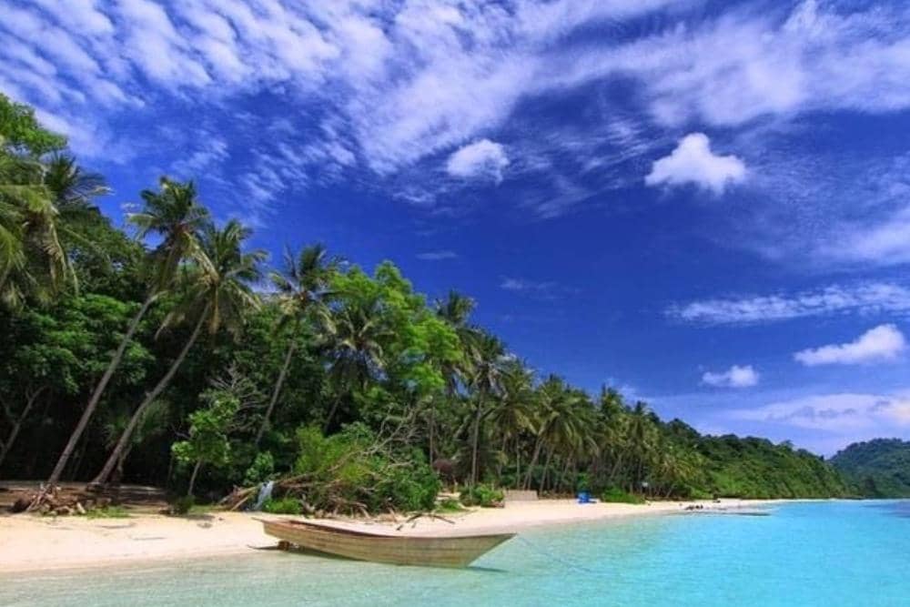 Instagram.com / explore.bumi