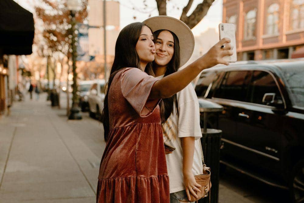 unsplash.com/hannah busing