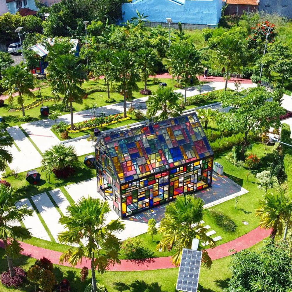 Taman Mozaik, Surabaya (instagram.com/tryonopambudi)