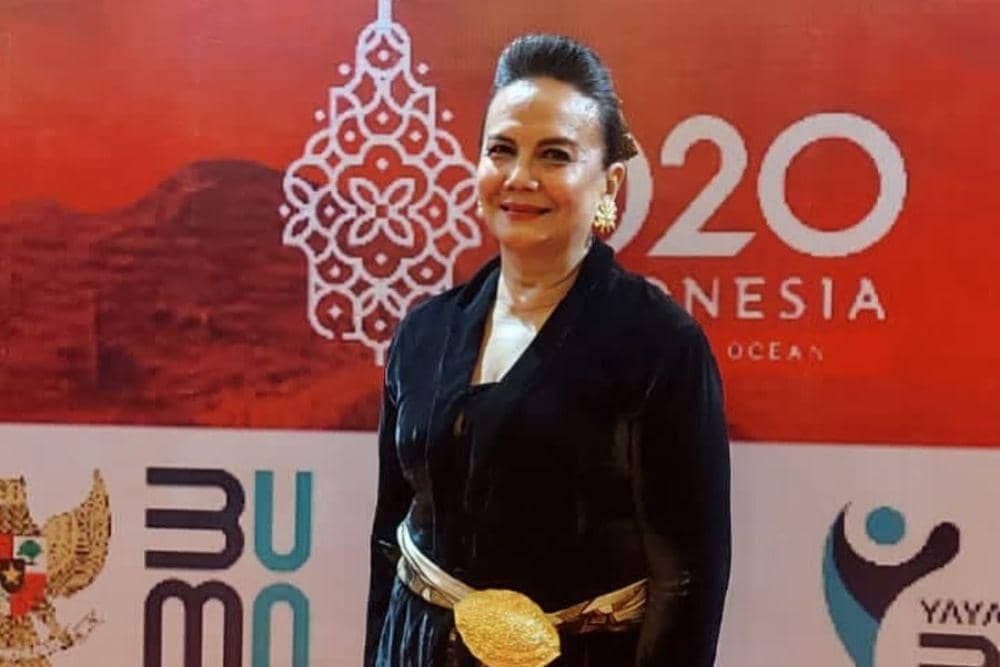 instagram.com/christinehakimofficial