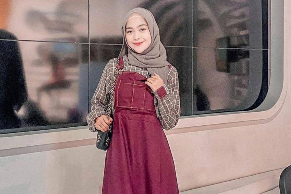 instagram.com/riaricis1795