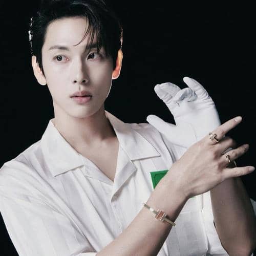 instagram.com/yim_siwang