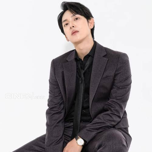 instagram.com/yim_siwang