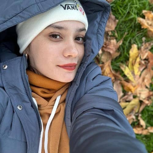 instagram.com/anneofficial1990