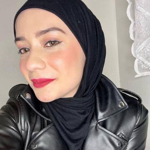 instagram.com/anneofficial1990