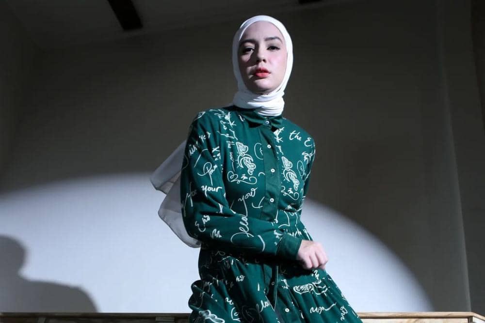 instagram.com/anneofficial1990