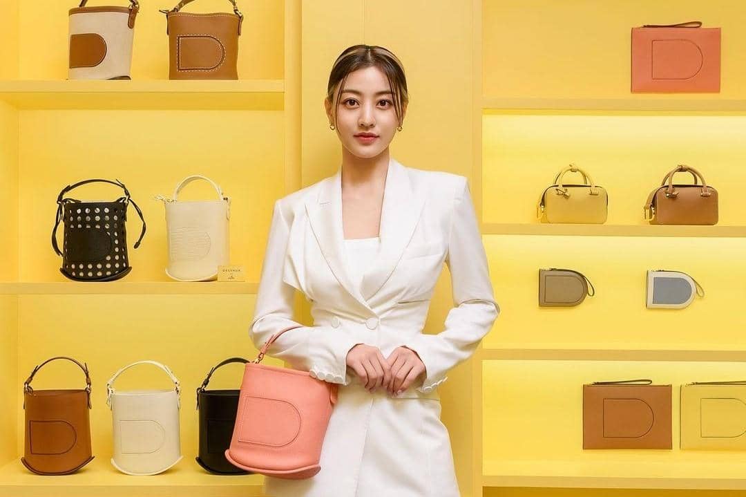 instagram.com/_zyozyo