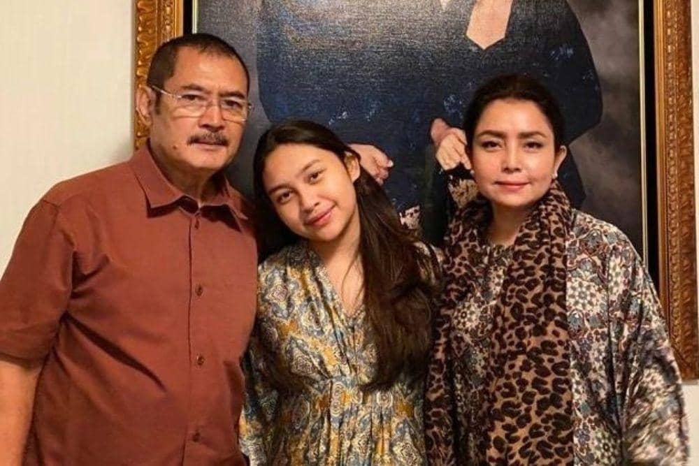 instagram.com/mayangsari_official