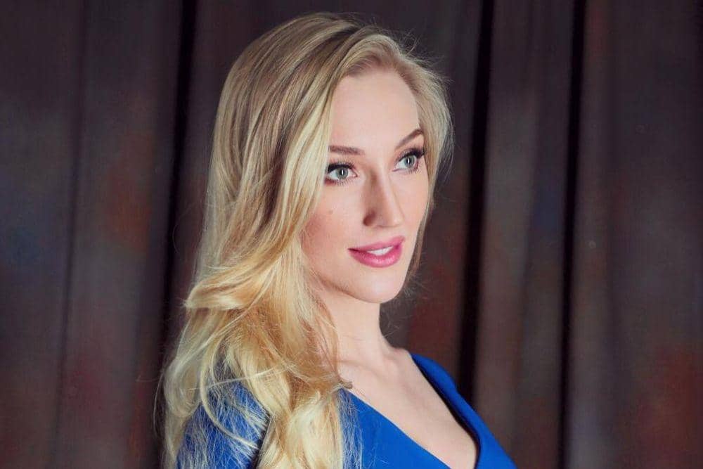 instagram.com/varshaadhikumoro