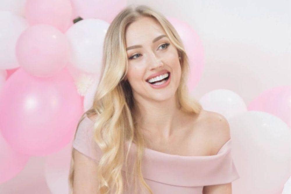 instagram.com/varshaadhikumoro