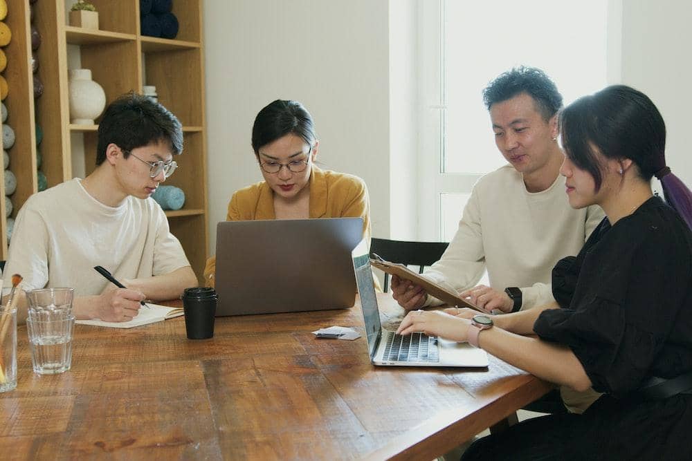 pexels.com/artem-podrez