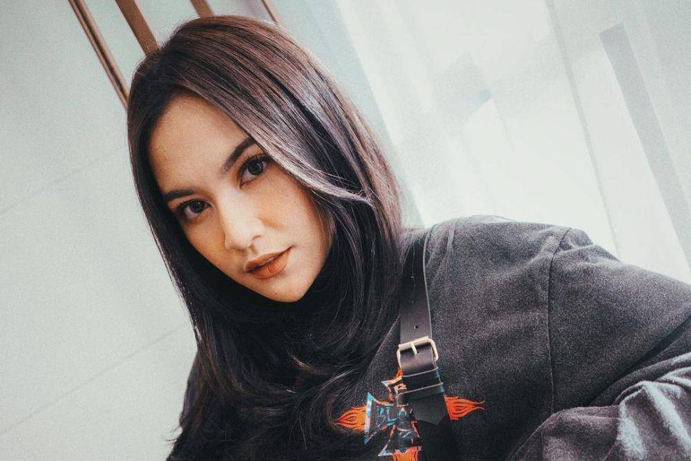 instagram.com/mahaliniraharja