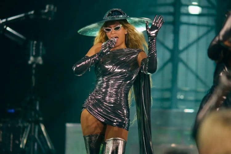 twitter.com/beyzhive