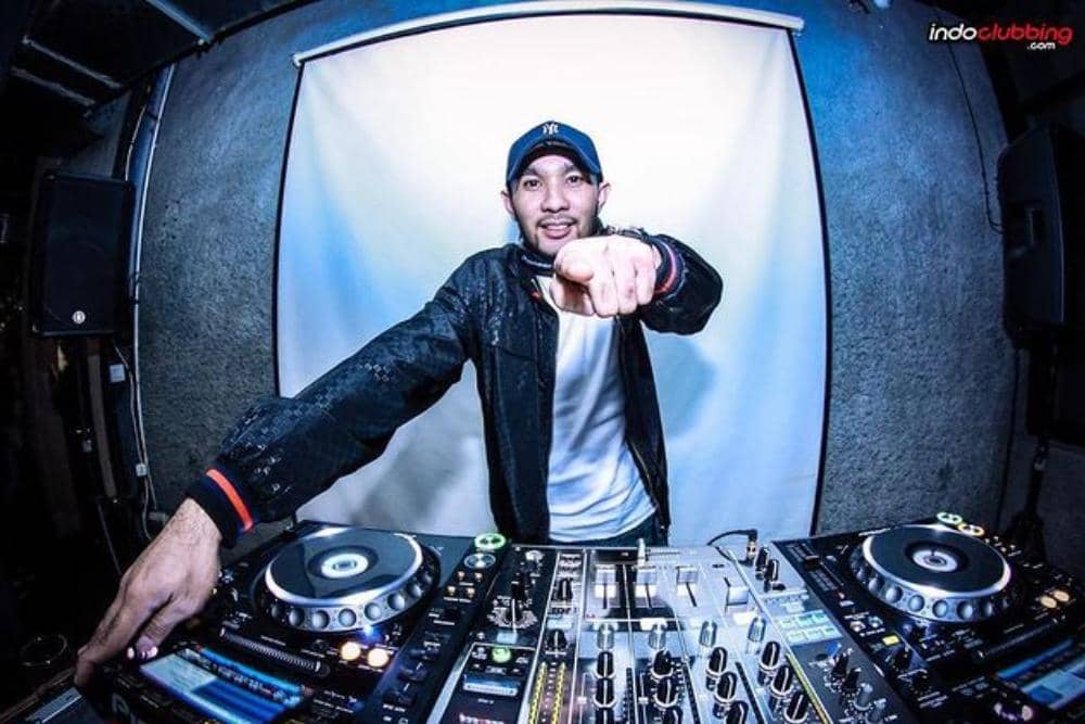 instagram.com/new888enji