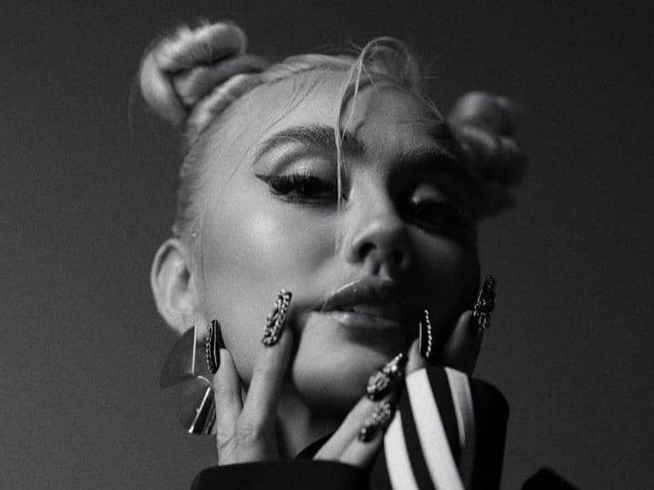 Instagram.com / agnezmo