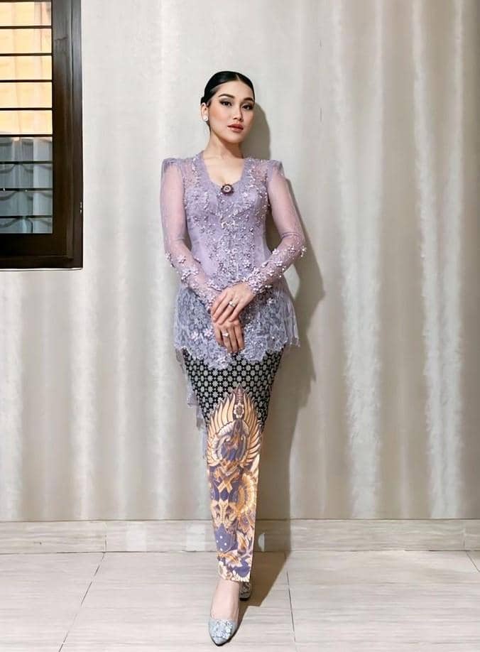 instagram.com/ayutingting92