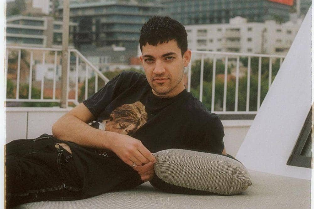 instagram.com/adamfaze